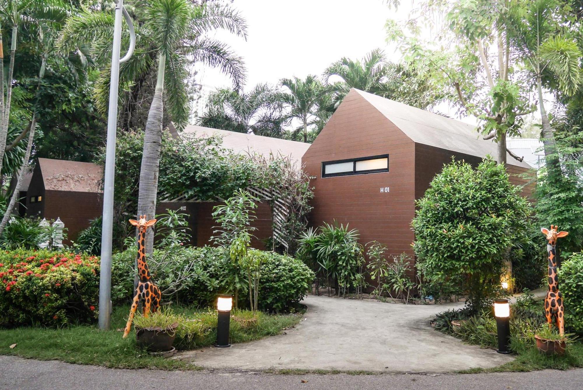 Villa Navin Jomtien Beach Exterior foto